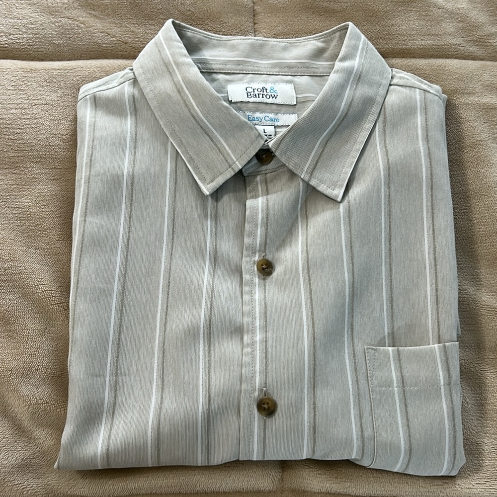 CROFT & BARROW EASY CARE Men's Short Sleeve Taupe Striped Shirt